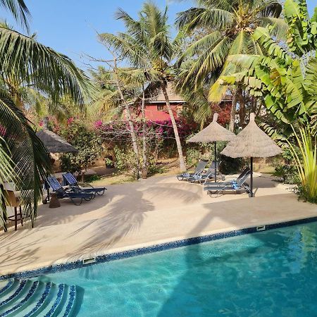 Le Souimanga Bleu Saly Bed & Breakfast Bagian luar foto