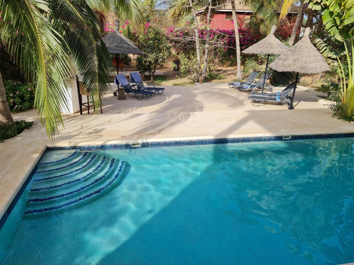 Le Souimanga Bleu Saly Bed & Breakfast Bagian luar foto