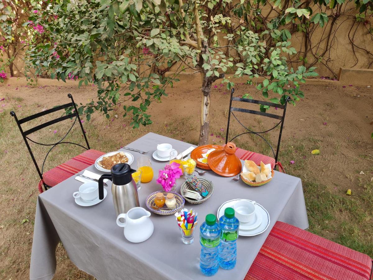 Le Souimanga Bleu Saly Bed & Breakfast Bagian luar foto