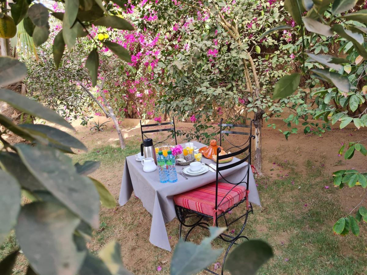 Le Souimanga Bleu Saly Bed & Breakfast Bagian luar foto