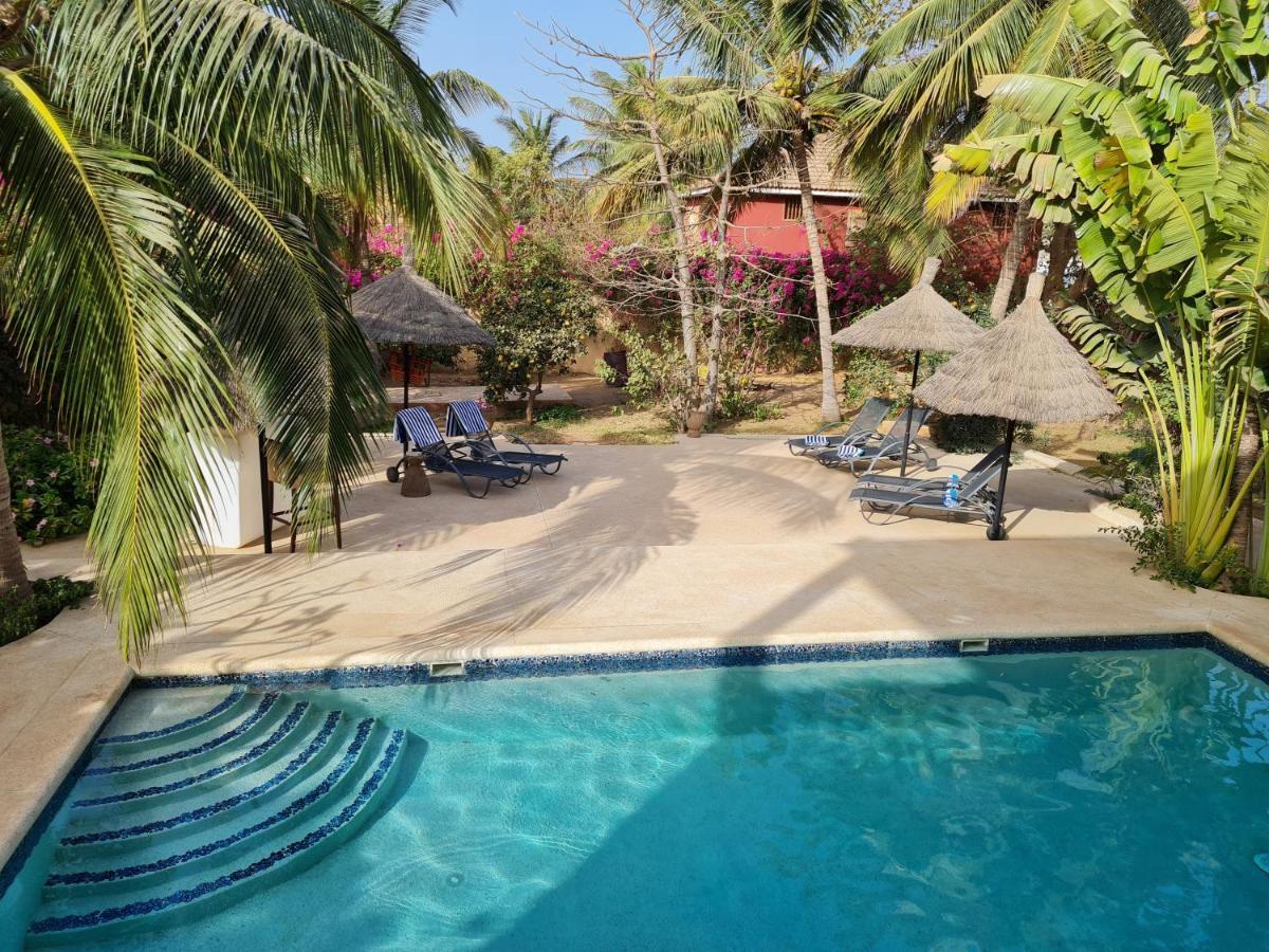 Le Souimanga Bleu Saly Bed & Breakfast Bagian luar foto