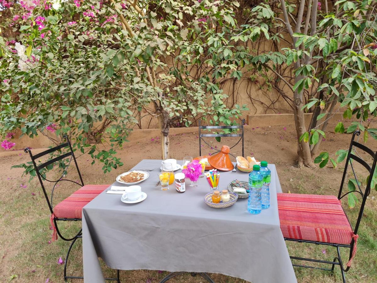 Le Souimanga Bleu Saly Bed & Breakfast Bagian luar foto