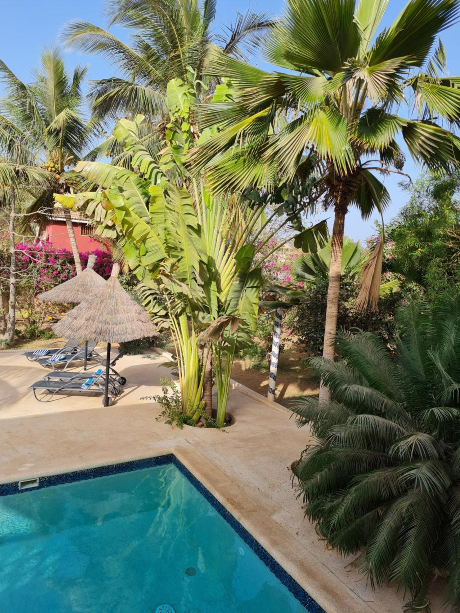 Le Souimanga Bleu Saly Bed & Breakfast Bagian luar foto